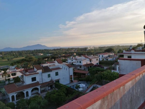 casa indipendente in vendita a Giugliano in Campania in zona Licola