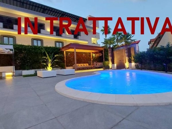 casa indipendente in vendita a Giugliano in Campania in zona Varcaturo