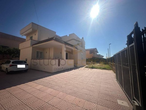 casa indipendente in vendita a Giugliano in Campania in zona Lago Patria
