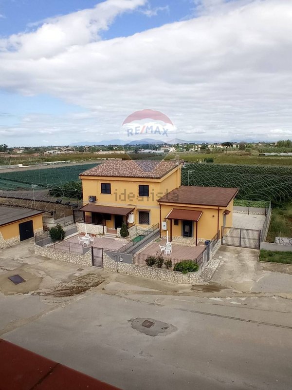 casa indipendente in vendita a Giugliano in Campania in zona Massariola / Amodio