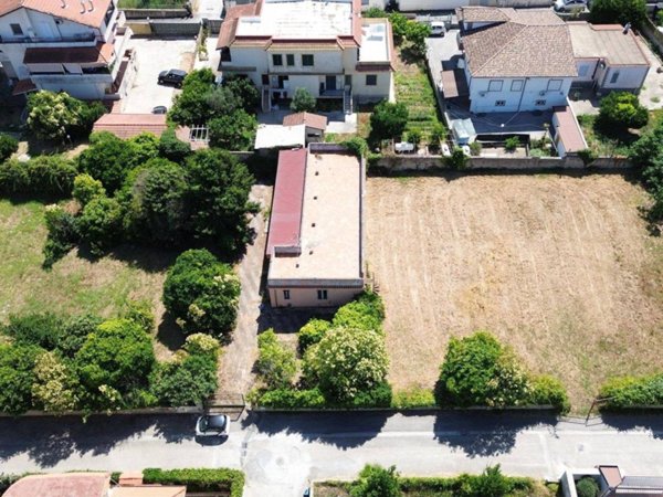 casa indipendente in vendita a Giugliano in Campania in zona Licola