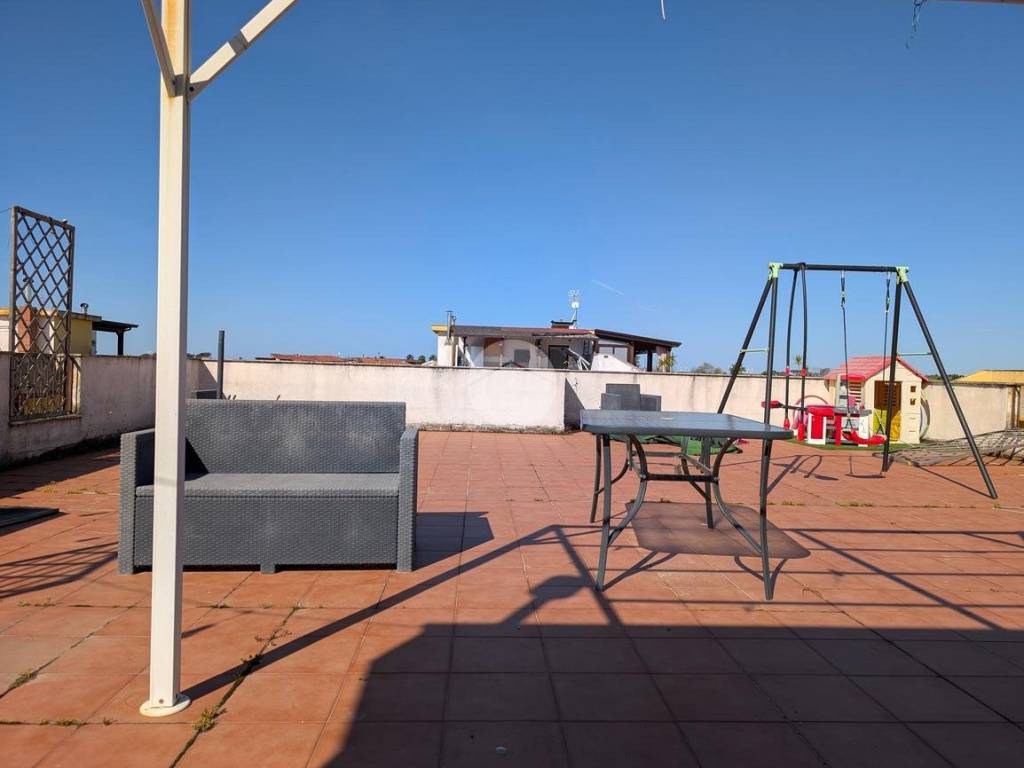 appartamento in vendita a Giugliano in Campania in zona Varcaturo