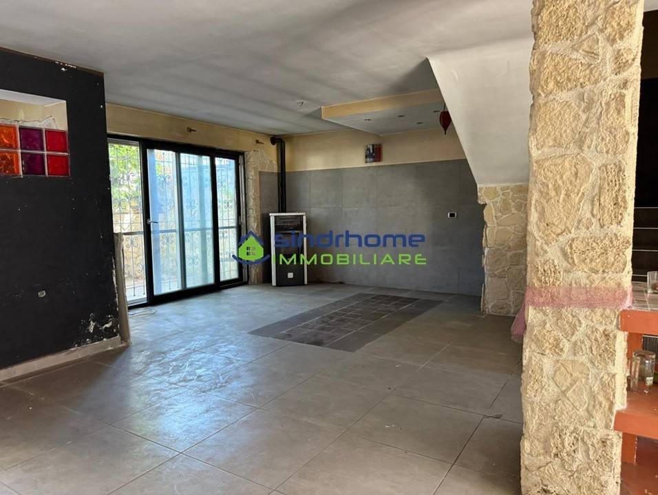 casa indipendente in vendita a Giugliano in Campania in zona Varcaturo
