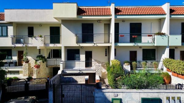 casa indipendente in vendita a Giugliano in Campania in zona Varcaturo