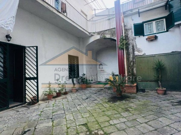 intera palazzina in vendita a Giugliano in Campania