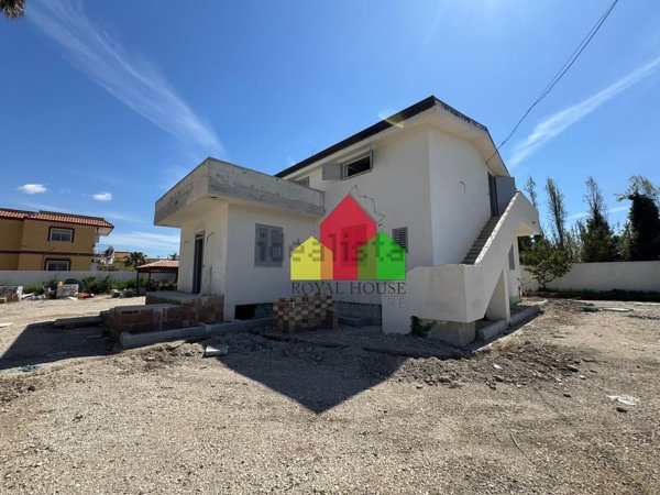 casa indipendente in vendita a Giugliano in Campania in zona Varcaturo
