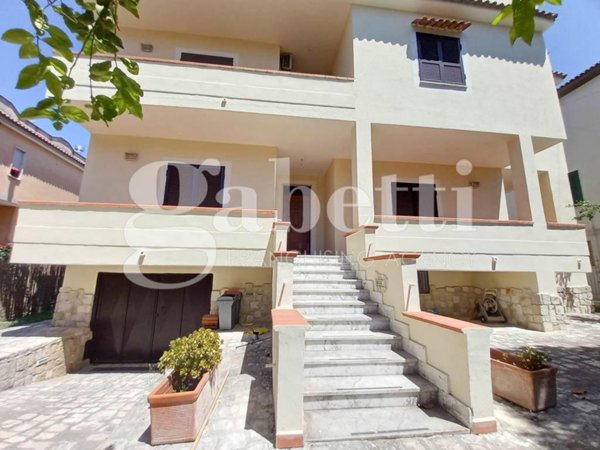 casa indipendente in vendita a Giugliano in Campania in zona Lago Patria