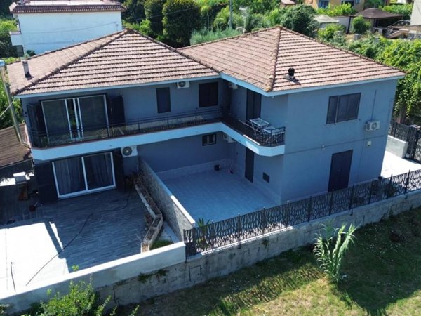 casa indipendente in vendita a Giugliano in Campania in zona Lago Patria