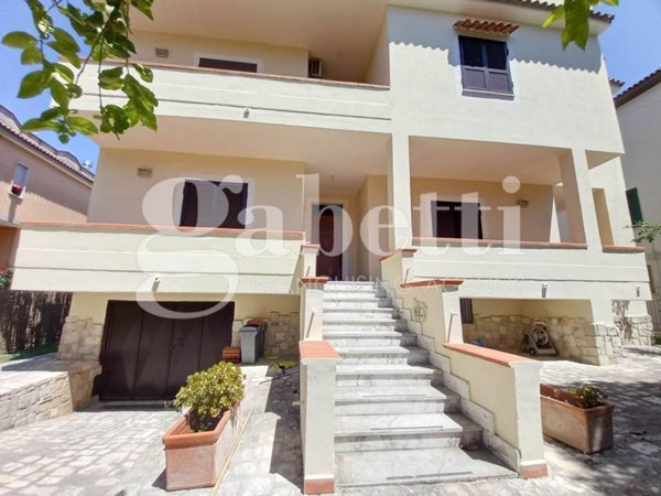 casa indipendente in vendita a Giugliano in Campania in zona Lago Patria