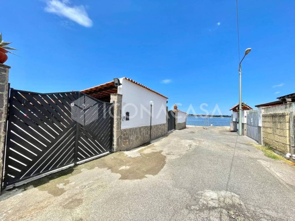 appartamento in vendita a Giugliano in Campania in zona Lago Patria