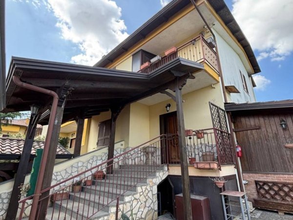 casa indipendente in vendita a Giugliano in Campania in zona Licola