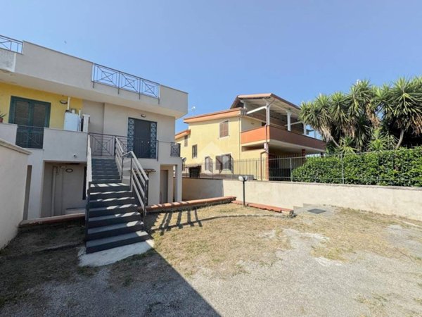 appartamento in vendita a Giugliano in Campania in zona Varcaturo