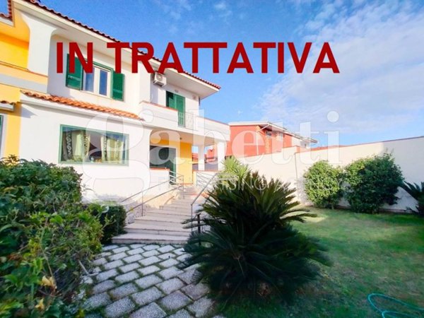 casa indipendente in vendita a Giugliano in Campania in zona Lago Patria