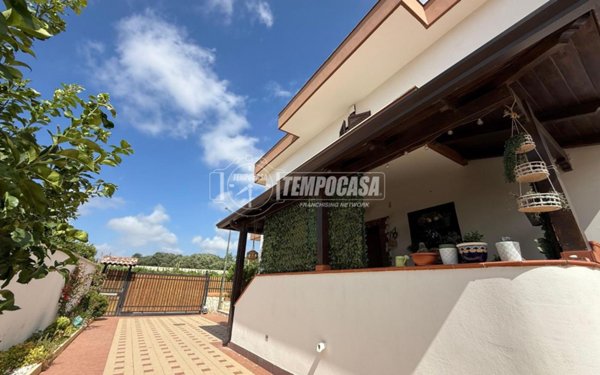 casa indipendente in vendita a Giugliano in Campania in zona Licola