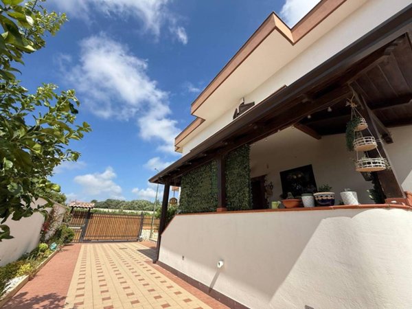 casa indipendente in vendita a Giugliano in Campania in zona Licola