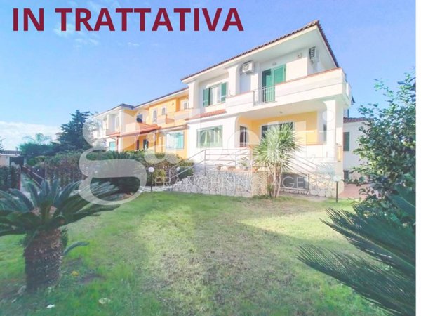casa indipendente in vendita a Giugliano in Campania in zona Lago Patria