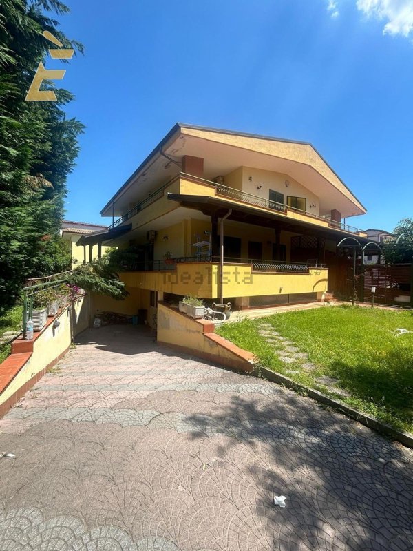 casa indipendente in vendita a Giugliano in Campania in zona Licola