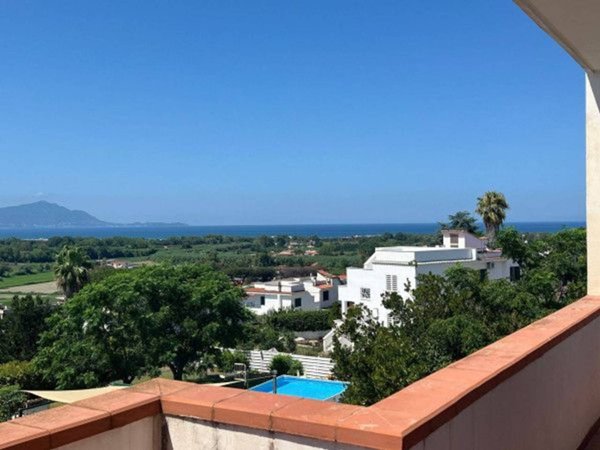 casa indipendente in vendita a Giugliano in Campania in zona Licola