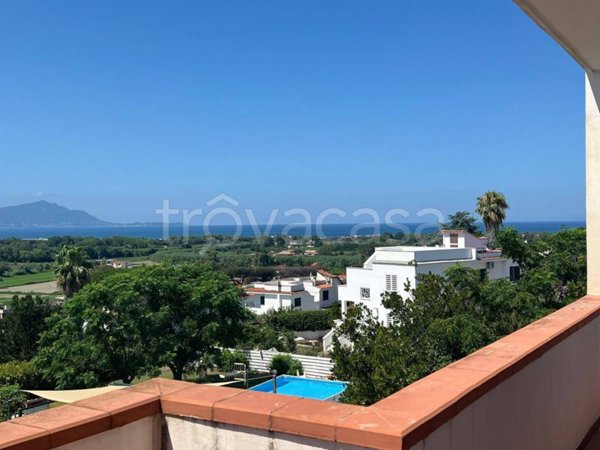 casa indipendente in vendita a Giugliano in Campania in zona Licola