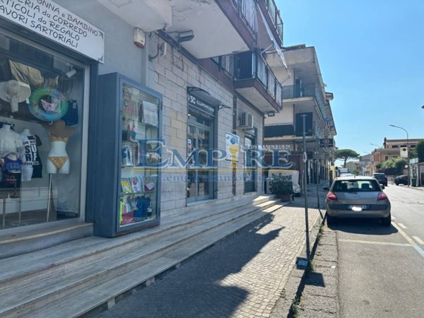 negozio in vendita a Giugliano in Campania