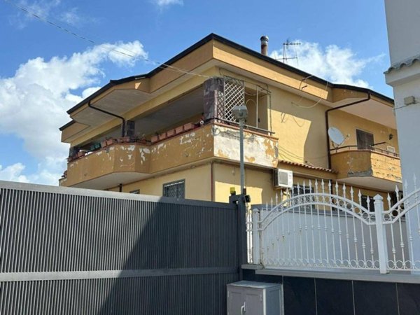 appartamento in vendita a Giugliano in Campania in zona Varcaturo