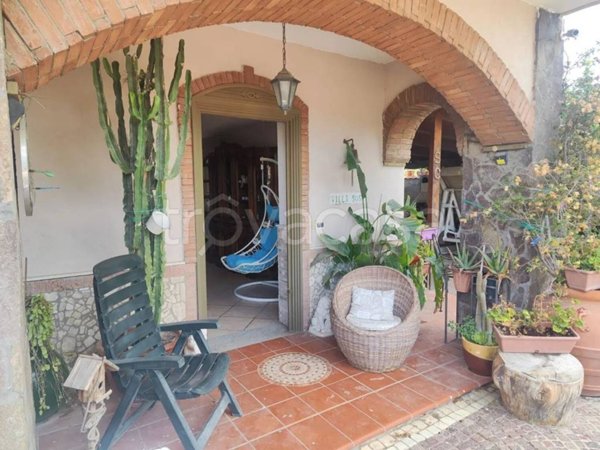 casa indipendente in vendita a Giugliano in Campania in zona Licola