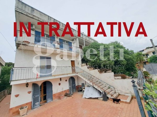 casa indipendente in vendita a Giugliano in Campania in zona Lago Patria