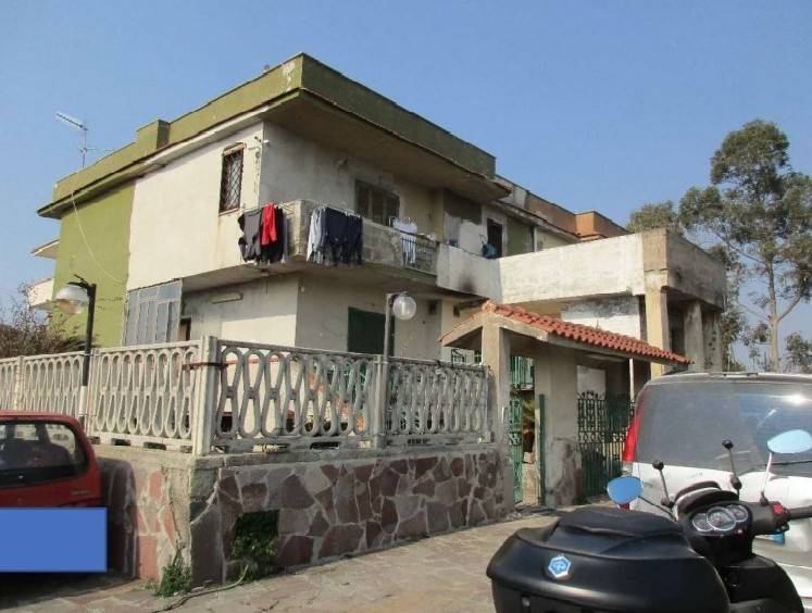casa indipendente in vendita a Giugliano in Campania in zona Lago Patria
