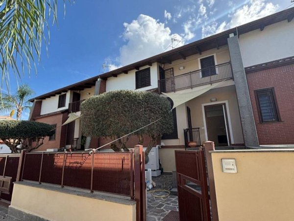 casa indipendente in vendita a Giugliano in Campania in zona Lago Patria