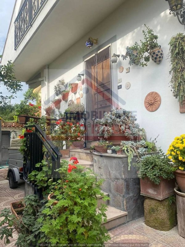 casa indipendente in vendita a Giugliano in Campania in zona Varcaturo
