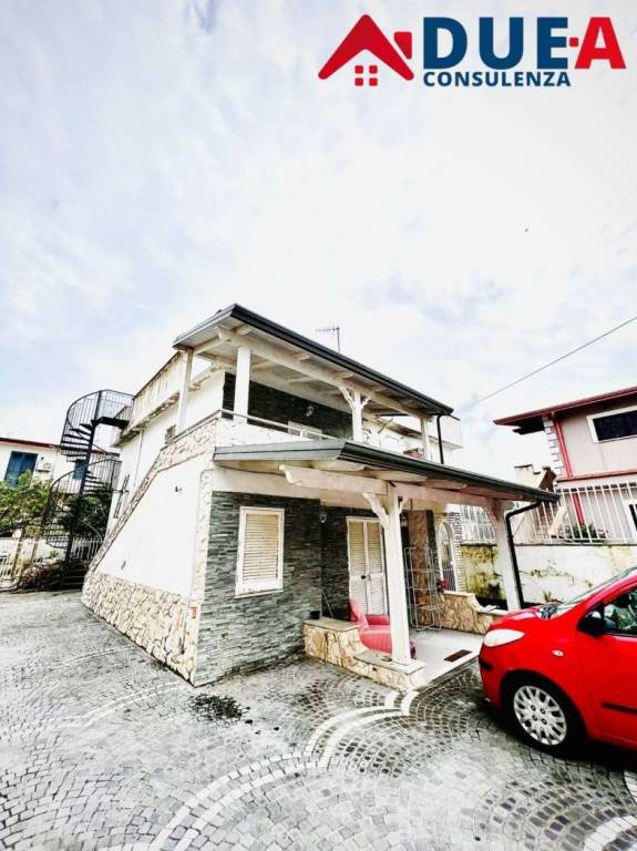appartamento in vendita a Giugliano in Campania in zona Varcaturo