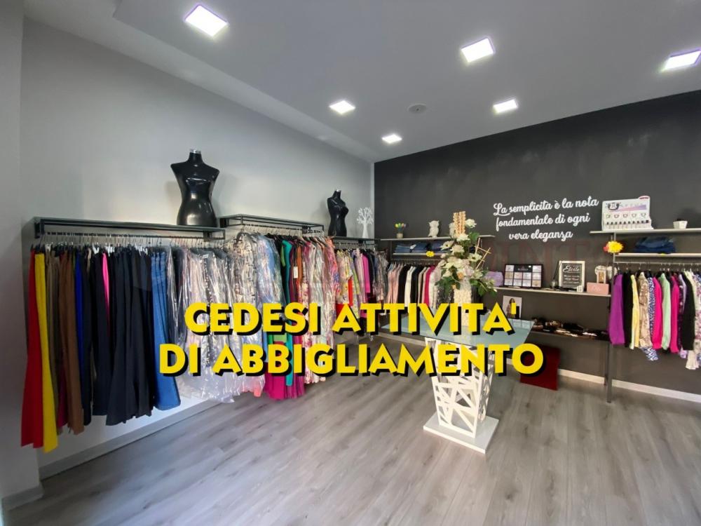 negozio in vendita a Giugliano in Campania