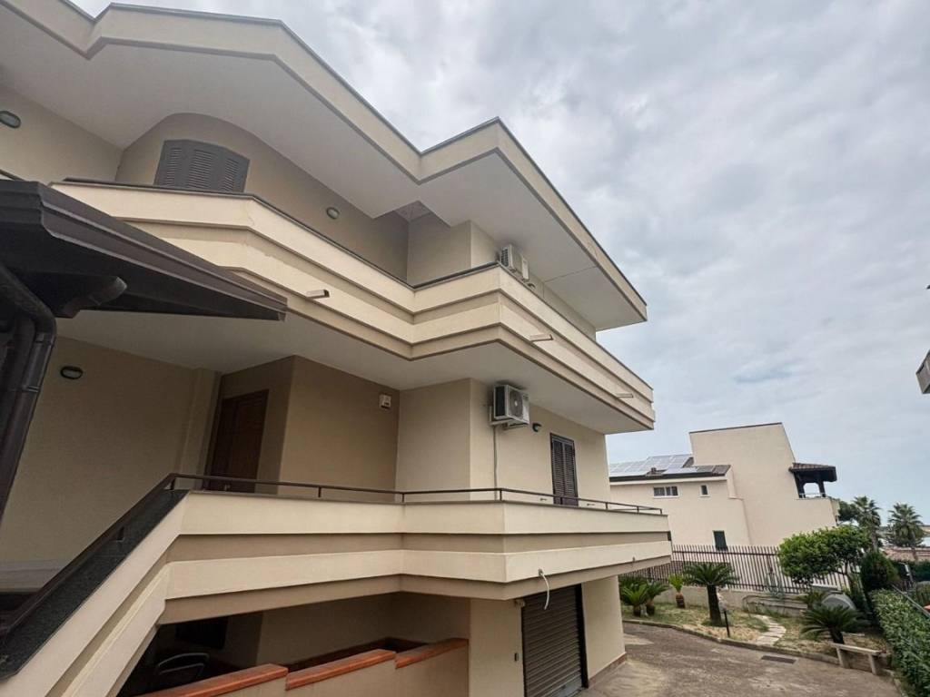casa indipendente in vendita a Giugliano in Campania in zona Lago Patria