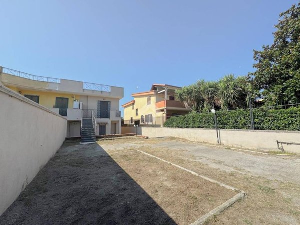 appartamento in vendita a Giugliano in Campania in zona Varcaturo