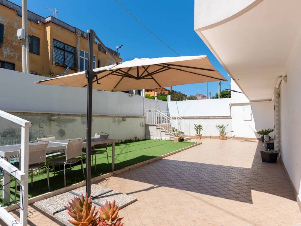 casa indipendente in vendita a Giugliano in Campania in zona Lago Patria