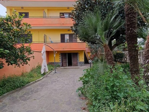 casa indipendente in vendita a Giugliano in Campania in zona Lago Patria