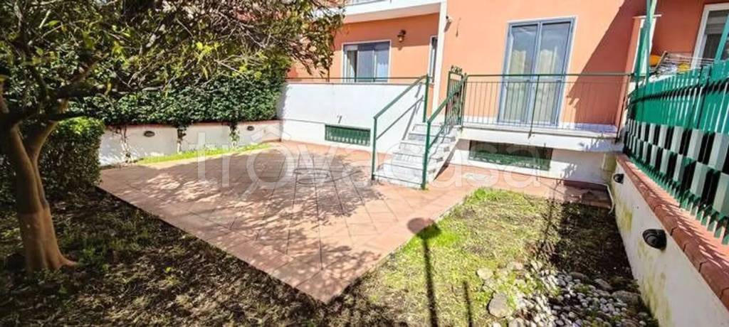 casa indipendente in vendita a Giugliano in Campania in zona Varcaturo