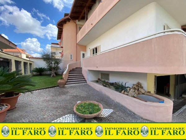 intera palazzina in vendita a Giugliano in Campania