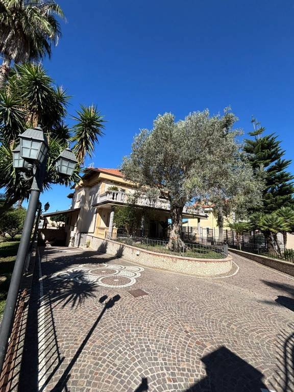 casa indipendente in vendita a Giugliano in Campania in zona Lago Patria