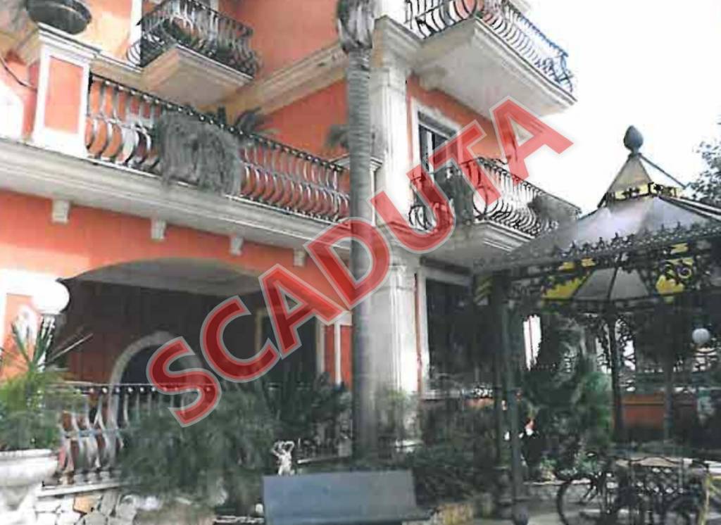 locale commerciale in vendita a Giugliano in Campania