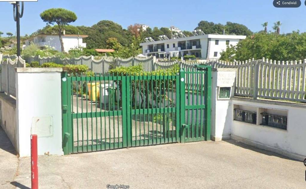 casa indipendente in vendita a Giugliano in Campania in zona Varcaturo