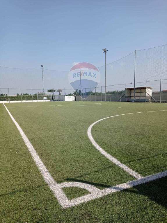 negozio in vendita a Giugliano in Campania in zona Massariola / Amodio