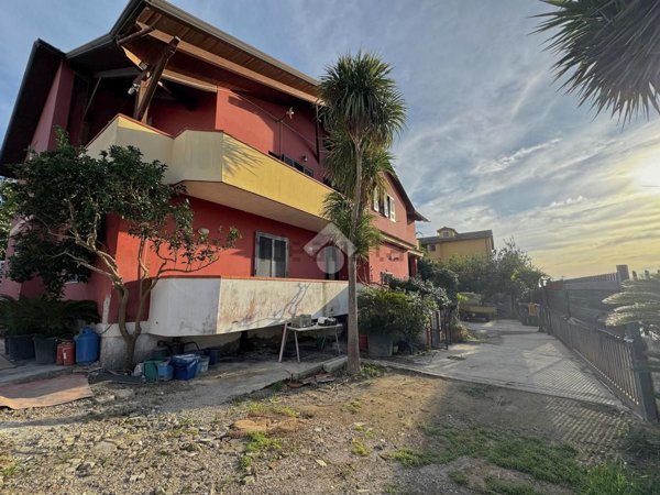 casa semindipendente in vendita a Giugliano in Campania in zona Varcaturo