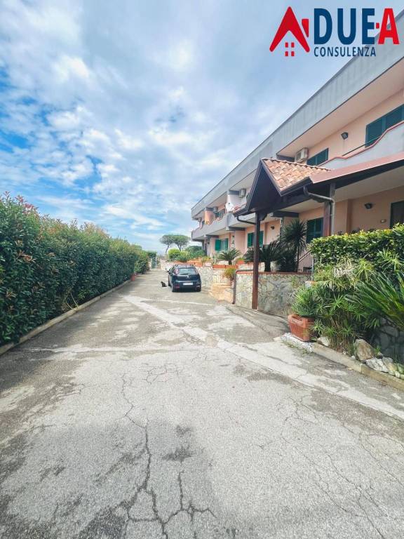 casa indipendente in vendita a Giugliano in Campania in zona Licola