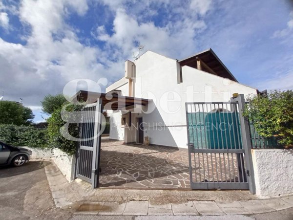 casa indipendente in vendita a Giugliano in Campania in zona Lago Patria