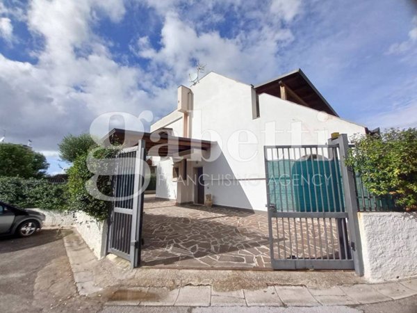 casa indipendente in vendita a Giugliano in Campania in zona Lago Patria