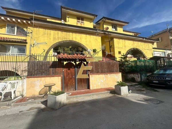 appartamento in vendita a Giugliano in Campania in zona Varcaturo