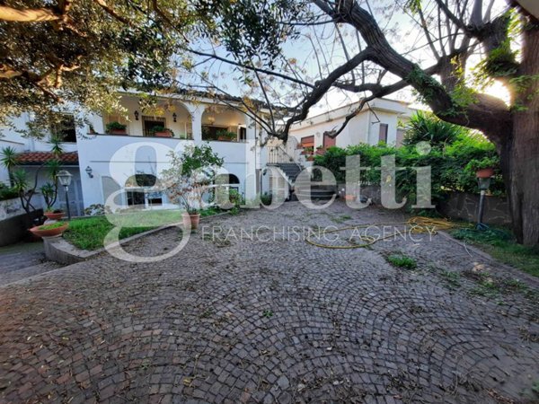 casa indipendente in vendita a Giugliano in Campania in zona Licola