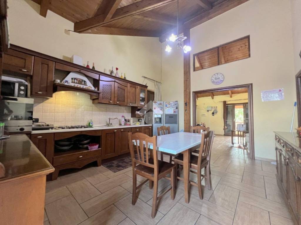 casa indipendente in vendita a Giugliano in Campania in zona Varcaturo