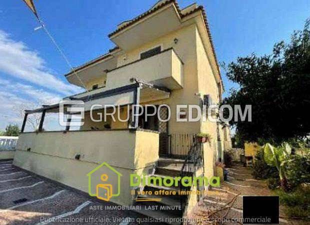 casa indipendente in vendita a Giugliano in Campania in zona Lago Patria